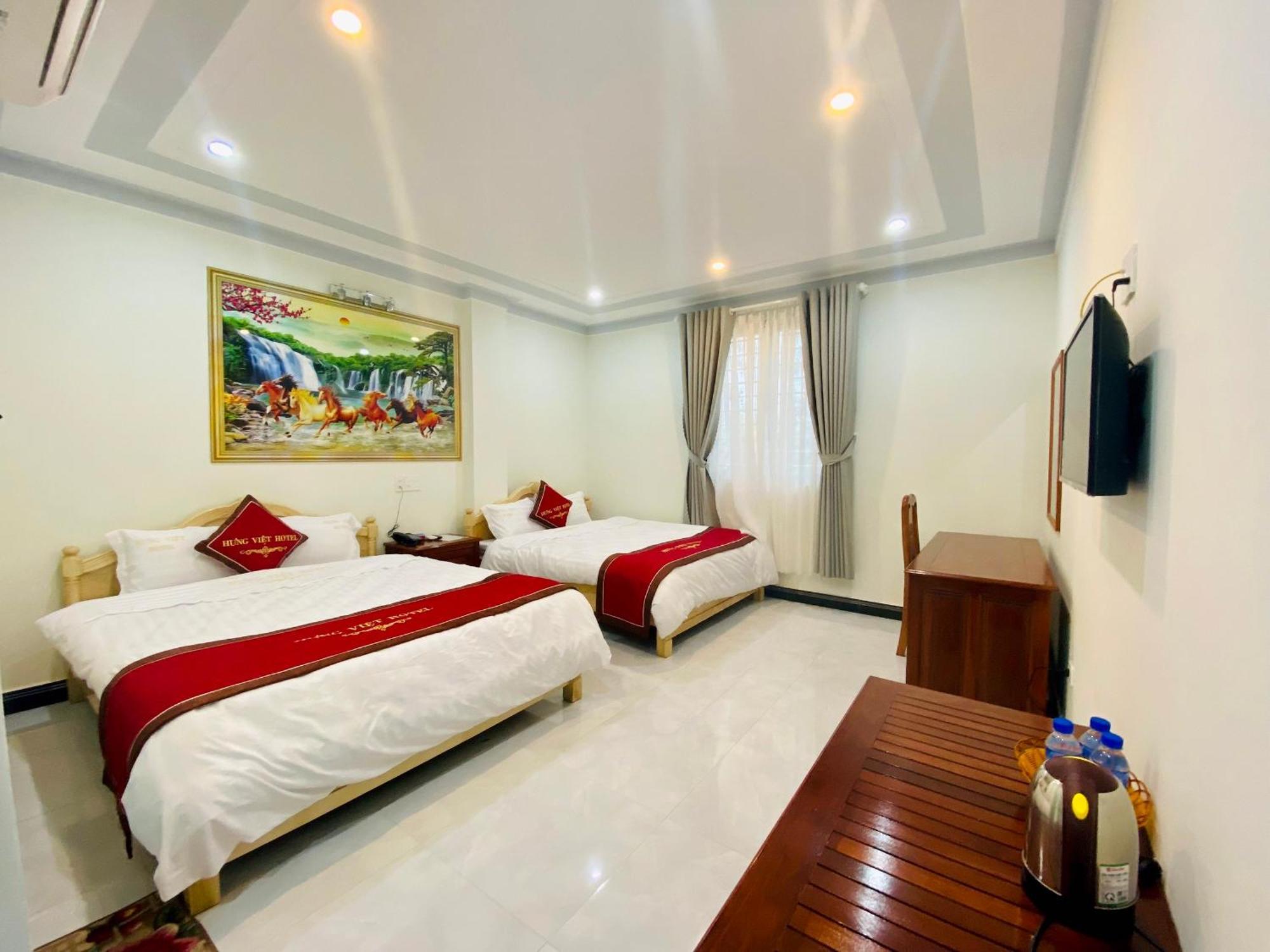 Hotel Khach San Hung Viet Kon Tum Esterno foto