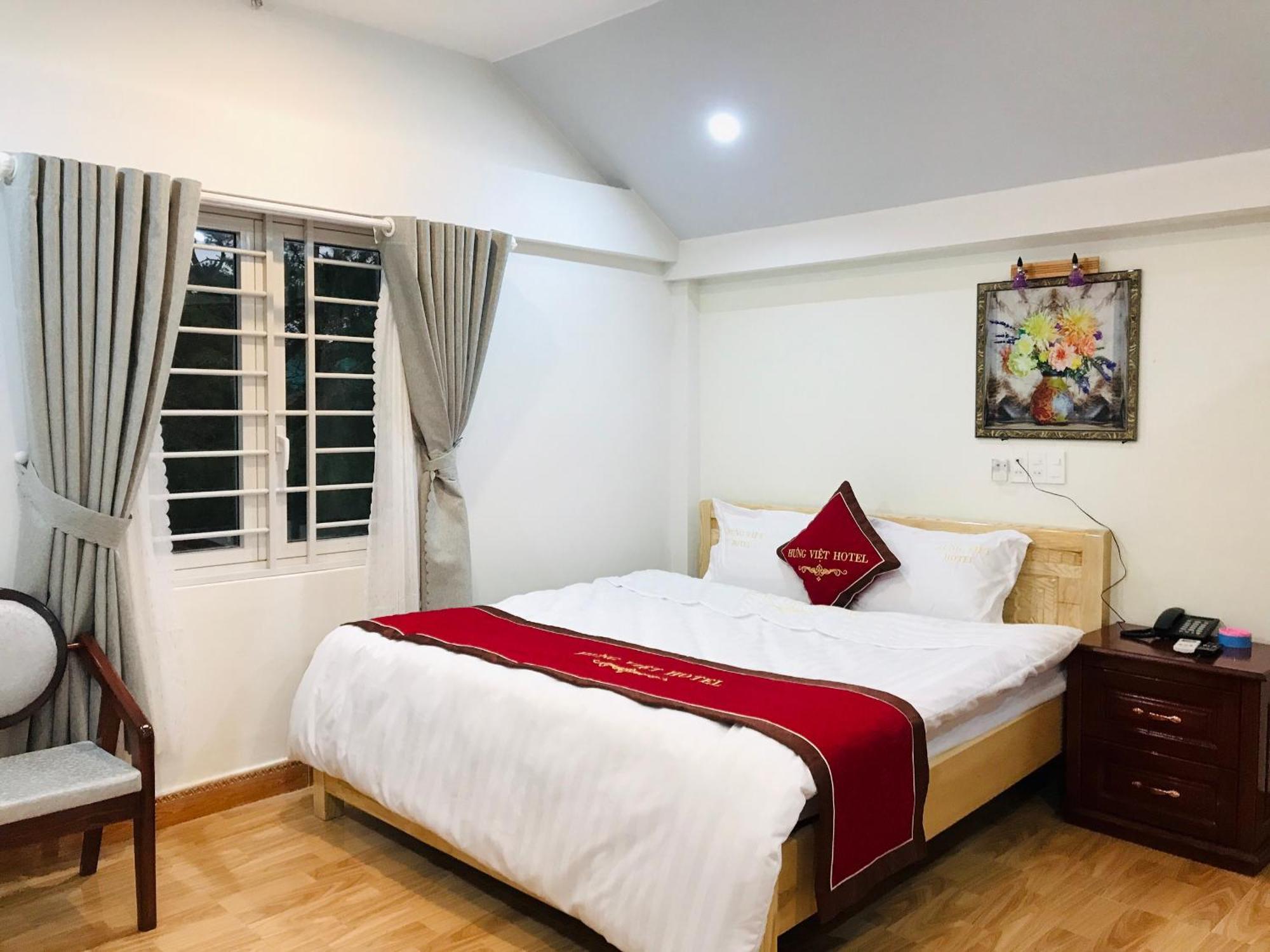 Hotel Khach San Hung Viet Kon Tum Esterno foto